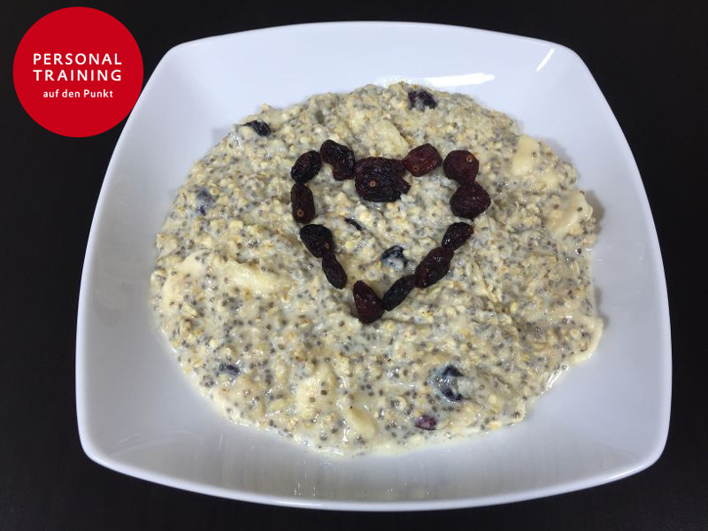 Chia-Porridge mit Banane und Cranberrie2