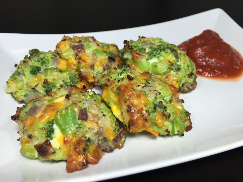 Gebackene Brokkoli-Käse-Patties