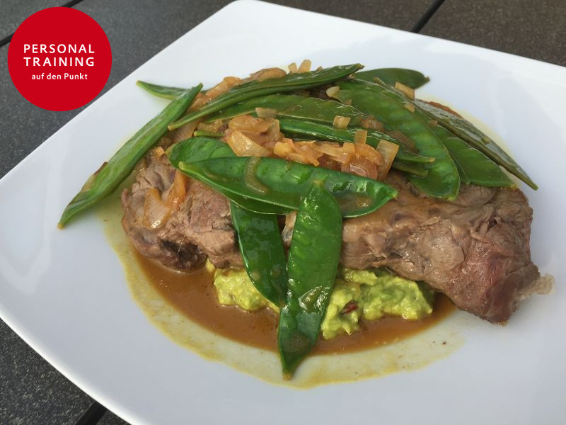 Steak on Guacamole and Snow peas in Orange sauce2